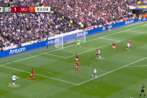 完美体育运营中心-曼联守门员表现不佳失球屡现问题的原因