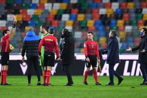 完美体育-包含沙尔克客场逆转胜对手，士气大振取胜后的情绪高涨的词条