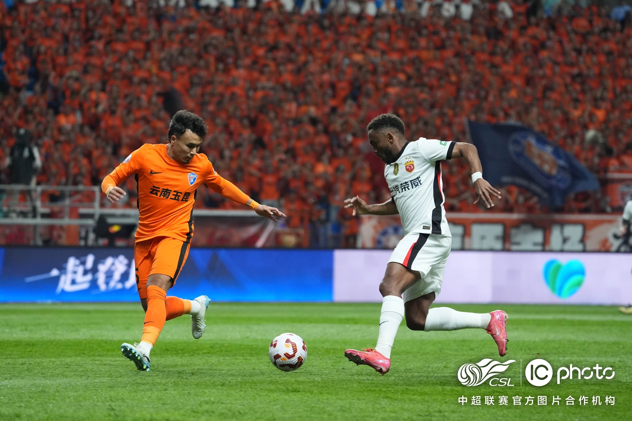 完美体育运营中心-国际足球盛事即将在近期掀起狂潮(国际足球盛事即将在近期掀起狂潮的原因)  第2张